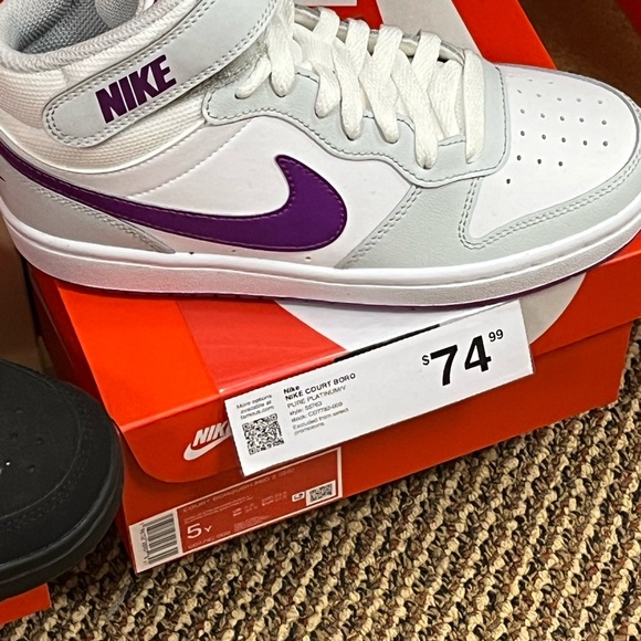 Nike Other - Nike Unisex-Child Court Borough Mid 2 Shoes - Size 4 Youth